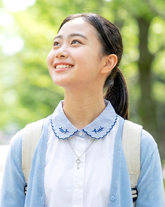 フリースクールに通って元気になった女の子の画像